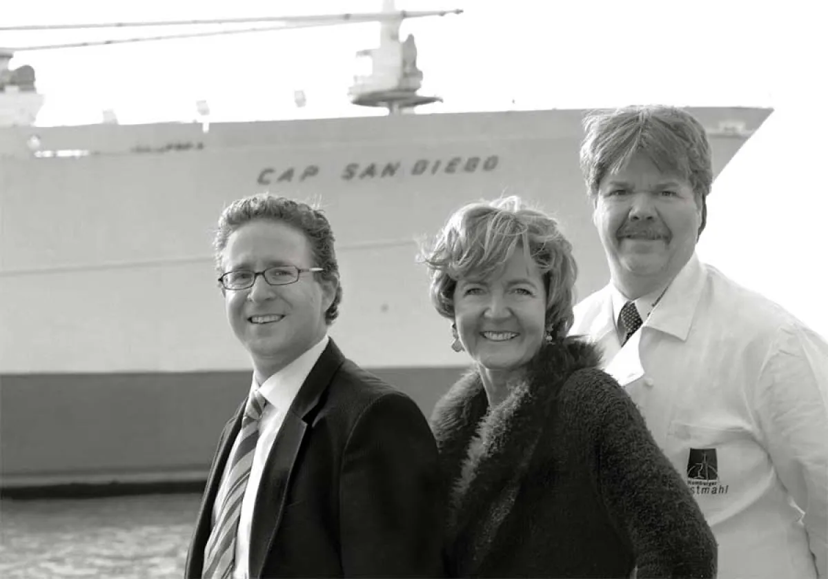 Renate Maack & Crew vom Hamburger Gastmahl gehen an Bord der San Diego