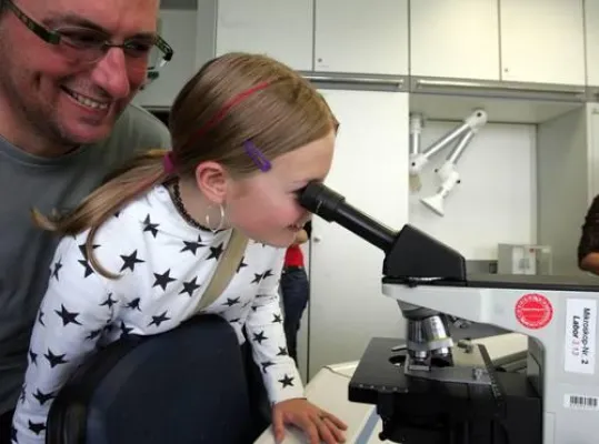 Tag der offenen Tür - Faszinierende Entdeckungsreise durch die Erlebniswelten Aus- und Weiterbildung Bild: Tag der offenen Tür - Faszinierende Entdeckungsreise durch die Erlebniswelten Aus- und Weiterbildung