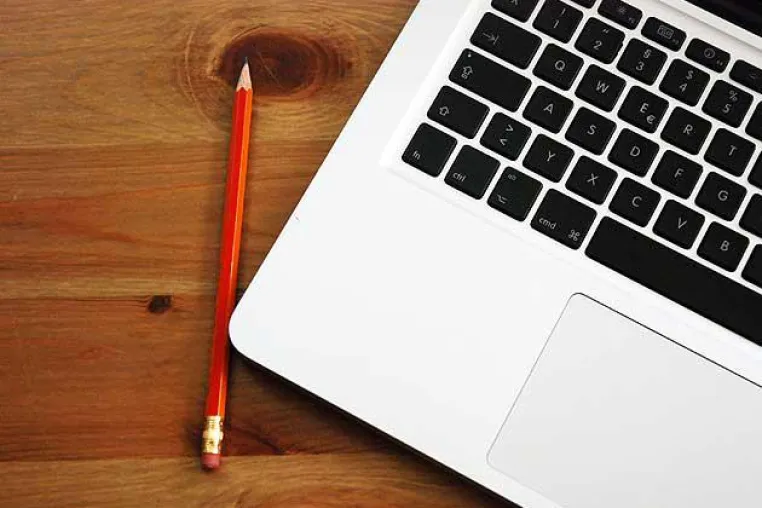 Bild: Flexible Weiterbildung am eigenen Schreibtisch