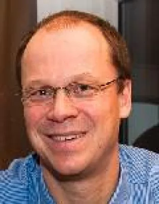 Debütautor gibt Film-Interview zu neuem Politthriller Bild: Debütautor gibt Film-Interview zu neuem Politthriller