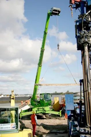 Bild: Schwieriger Tunnelbau unter den Schleusen von Brunsbüttel