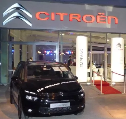 C’est bon - Stralsund fährt wieder CITROËN - Feierliche Eröffnung bei STRELA AUTO am 02.Oktober 2015 Bild: C’est bon - Stralsund fährt wieder CITROËN - Feierliche Eröffnung bei STRELA AUTO am 02.Oktober 2015