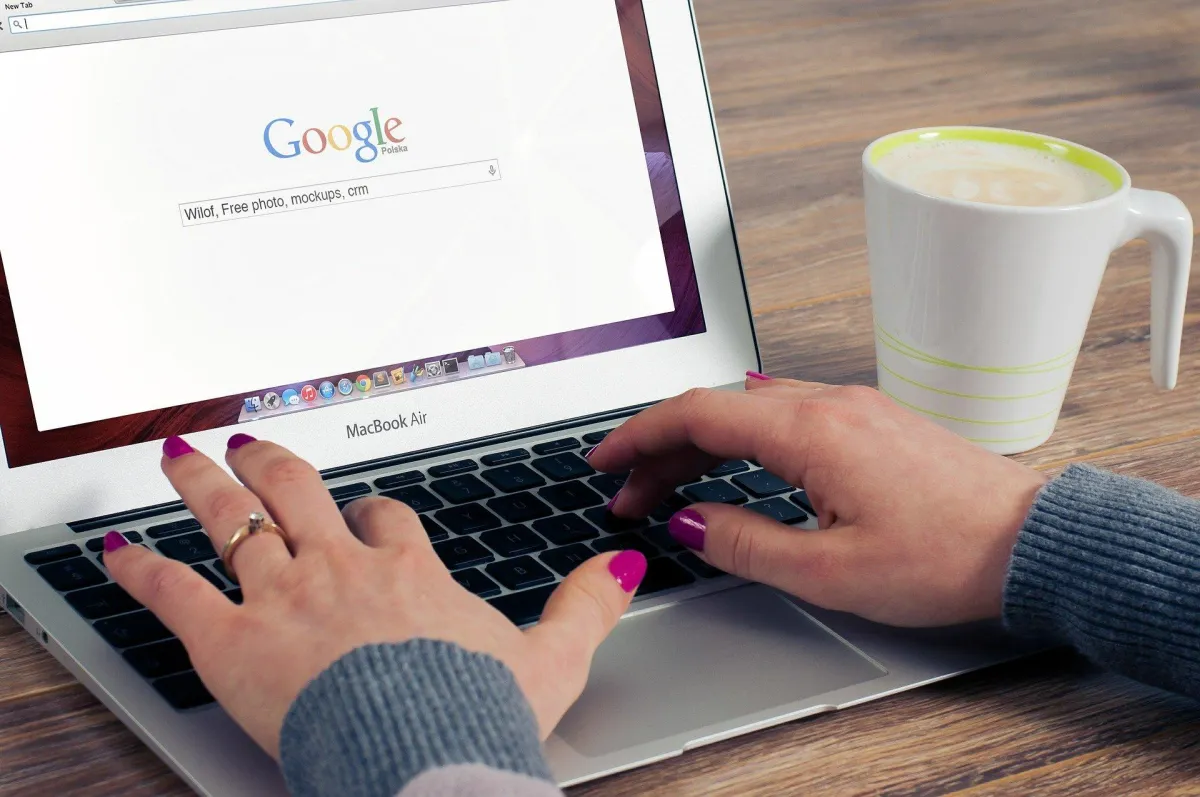 Internetbesucher stellen gerne vollständige Suchanfragen – kann Google sie verstehen?
