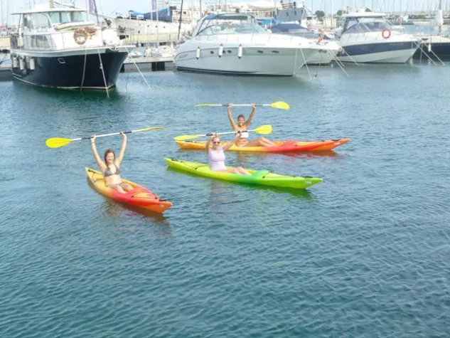 Bild: Spanisch Sprachschüler erleben den Segelsport in Valencia