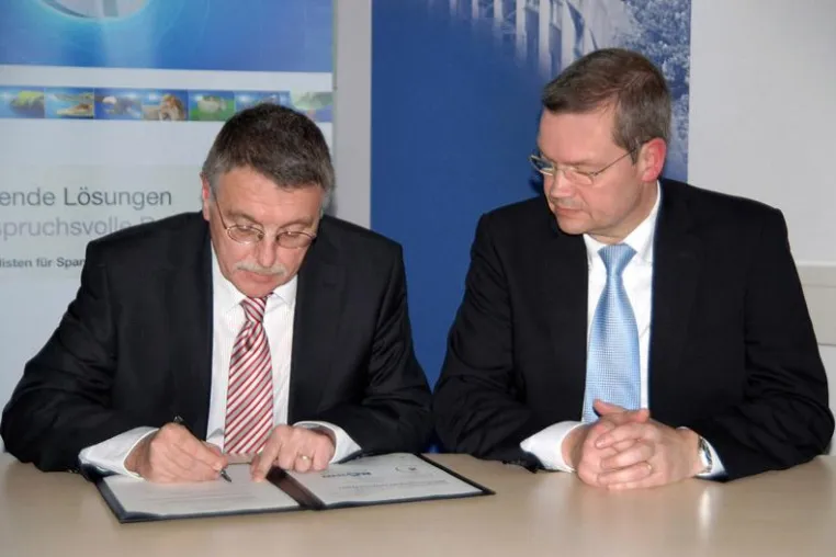 Bild: RÖHM GmbH schließt Bildungspartnerschaft