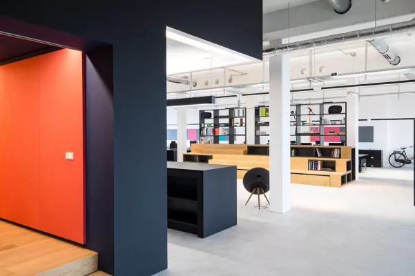 Bild: Zwischen Home und Office – Die Bürorevolution ist durch Corona in vollem Gange