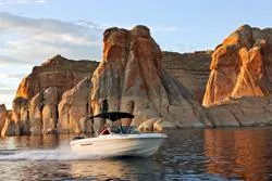 Bild: OUtdoorspaß, Abkühlung und tolle Tagestrips - Das wartet im Sommer 2018 am Lake Powell