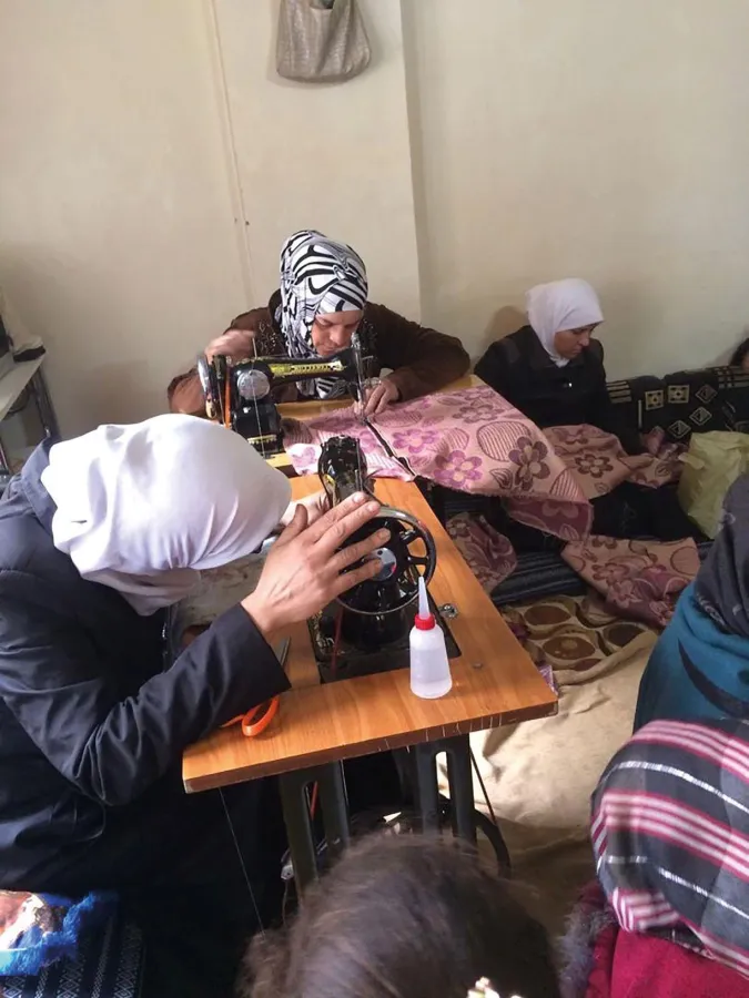 In den Workshops lernen die Frauen zum Beispiel Nähen