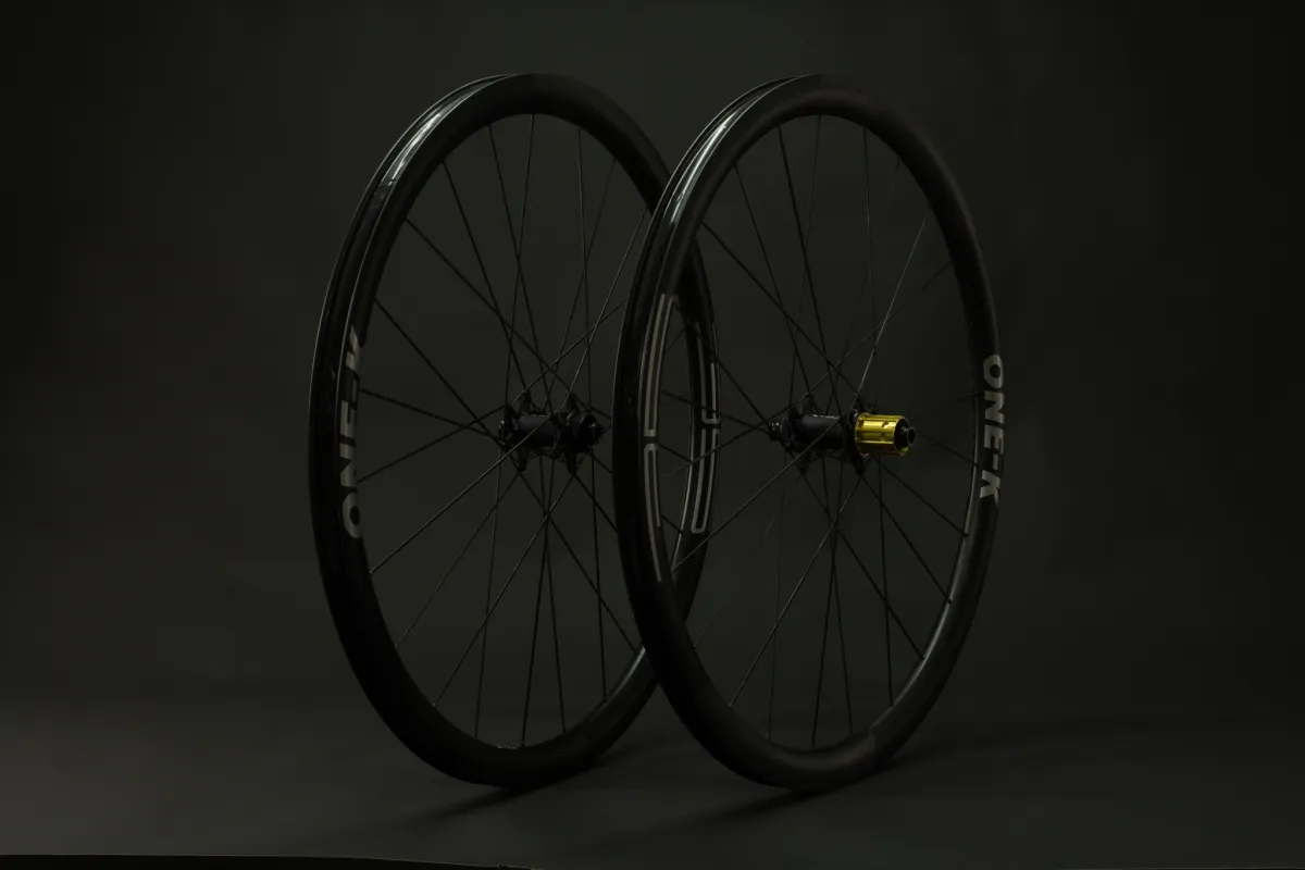 Der neue RD-NXT ÆRA wiegt nur 975 g bei 23 mm Innenweite