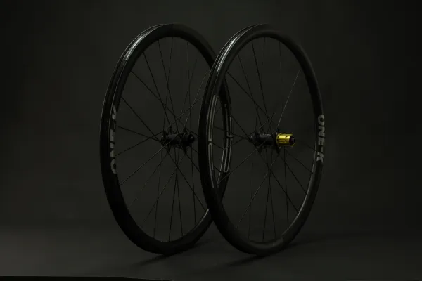 Bild: ONE-K WHEELS PRÄSENTIERT MIT DER RD-NXT ÆRA 35 & 50 DAS NEUE NXT FIBERSPOKE SYSTEM