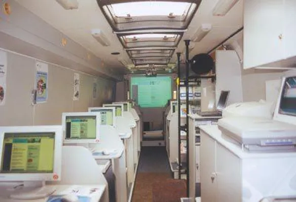 Bild: "Media-Bus - mobiles Internet-Cafe" in Bad Salzuflen