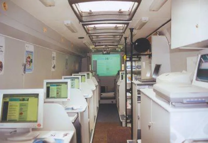 "Media-Bus - mobiles Internet-Cafe" in Bad Salzuflen Bild: "Media-Bus - mobiles Internet-Cafe" in Bad Salzuflen