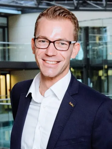 Bild: Neuer Area Communications & PR Manager Central Europe für die Carlson Rezidor Hotel Group: Martin Melzer