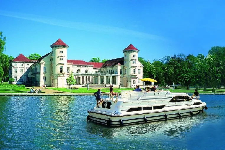 Bild: Le Boat legt erfolgreichen Deutschlandkatalog neu auf