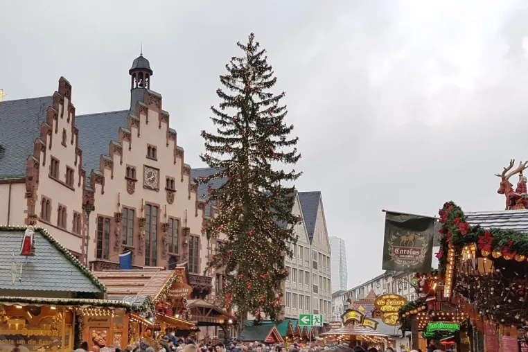 Frankfurter Weihnachtsmarkt auch 2021 mit altbewährten Verkaufsständen Bild: Frankfurter Weihnachtsmarkt auch 2021 mit altbewährten Verkaufsständen