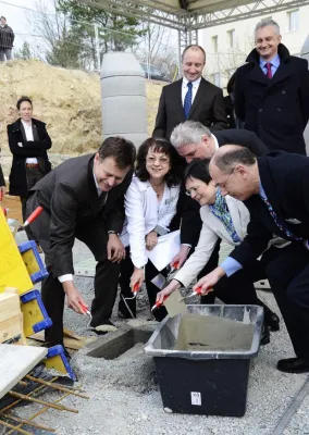 Bild: Grundstein für neue Radiopharmazie gelegt – Zentralklinik Bad Berka freut sich über zahlreiche Gäste