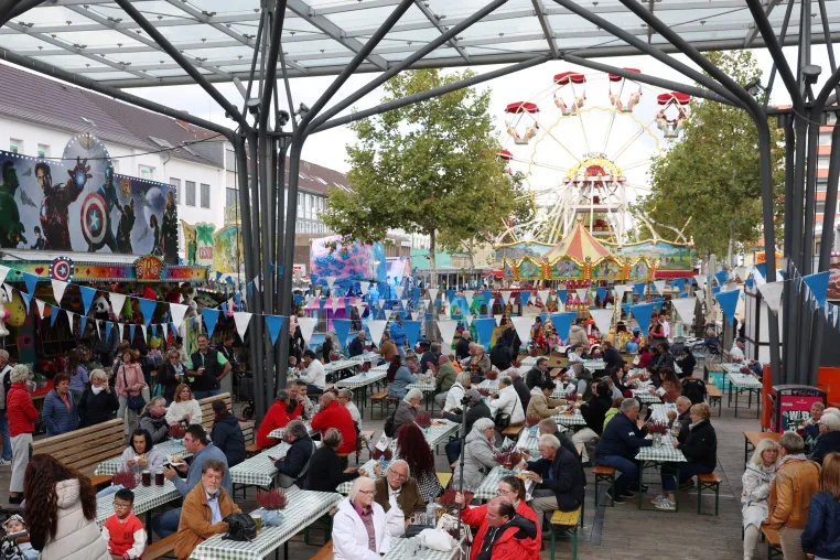 Oktoberfest in der Wolfsburger Innenstadt Bild: Oktoberfest in der Wolfsburger Innenstadt