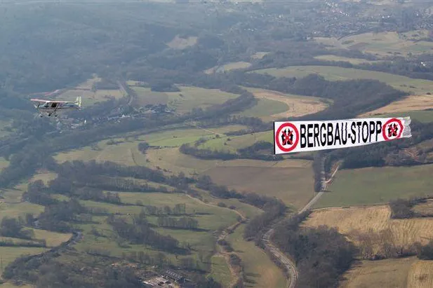 Bild: Bergbau - Eine Stadt stürzt ein