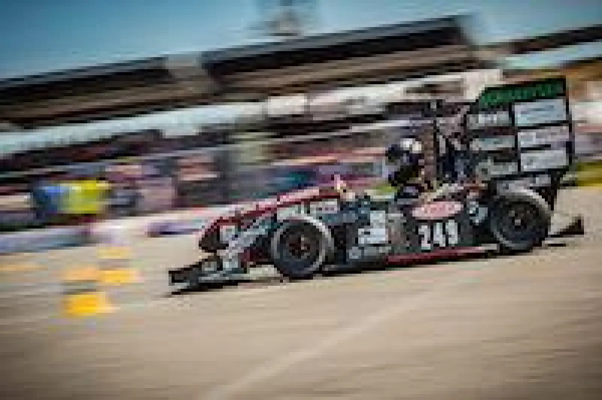 WEILER unterstützt das Rennwagen-Team von High-Octane (Foto: Formula Student Germany).