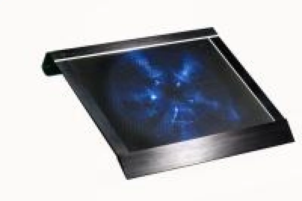 Aeolus wartet mit einem hochwertigen und robusten Gehäuse aus gebürstetem Aluminium auf.