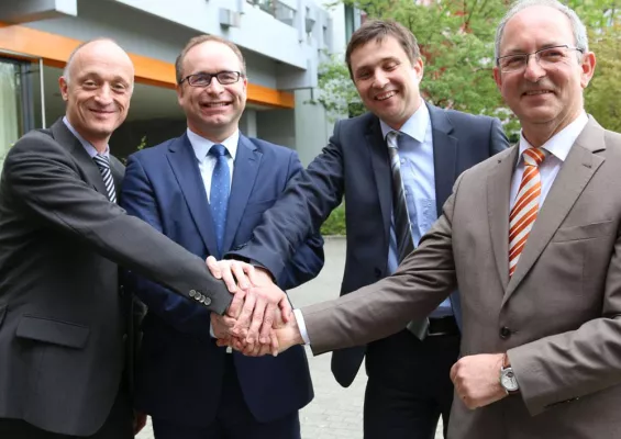 Bild: Kooperation per Handschlag