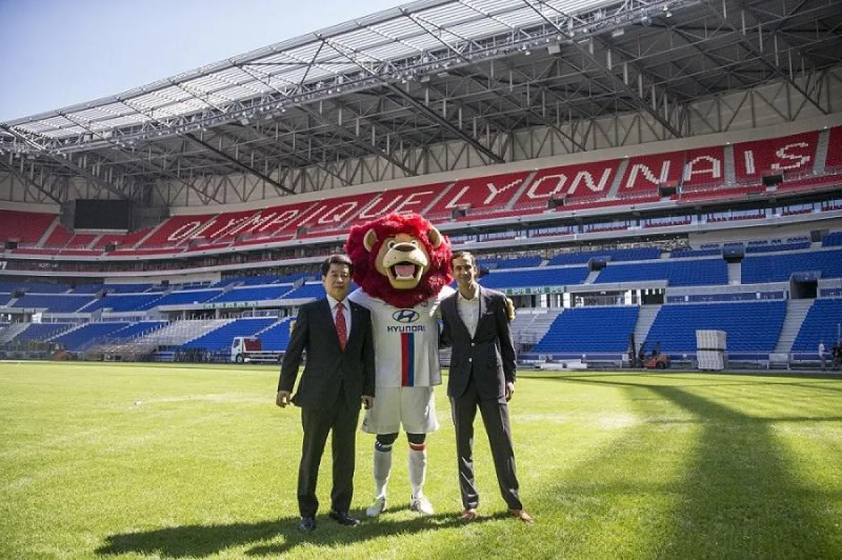 Reifenhersteller Kumho unterstützt ab sofort die Fußball-Stars von Olympique Lyon