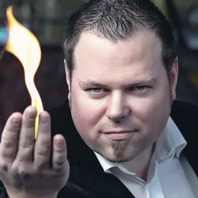 Bild: Zauberer Hamburg buchen – Daniel Mayer® sorgt mit Zauberei & Mentalmagie für unvergessliche Events