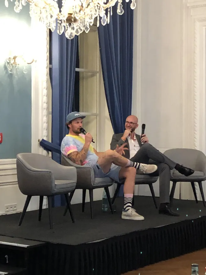 Flemming Pinck (l.), Gründer des Modelabels InfernoRagazzi im Interview mit Sven Putfarken