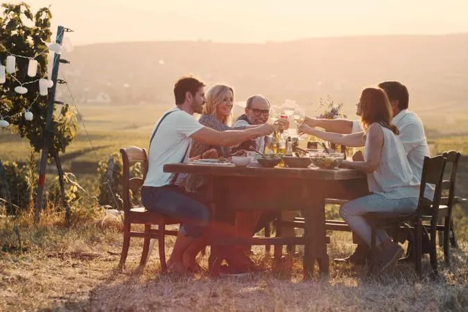 Ehrlich, echt, Martin Schongauer – Badischer Winzerkeller bringt seine bekannteste Marke ins Fernsehen Bild: Ehrlich, echt, Martin Schongauer – Badischer Winzerkeller bringt seine bekannteste Marke ins Fernsehen