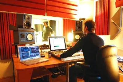 Bild: P&P Studios geben leuchtenden Riesen eine Stimme