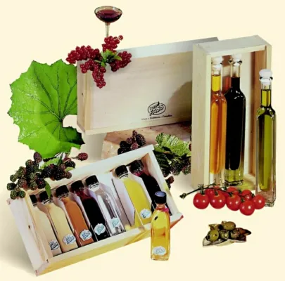 Advents- und Weihnachtszeit bei VOM FASS: Die VOM FASS Geschenk-Box individuell gefüllt mit ganz besonderen Spezialitäten Bild: Advents- und Weihnachtszeit bei VOM FASS: Die VOM FASS Geschenk-Box individuell gefüllt mit ganz besonderen Spezialitäten