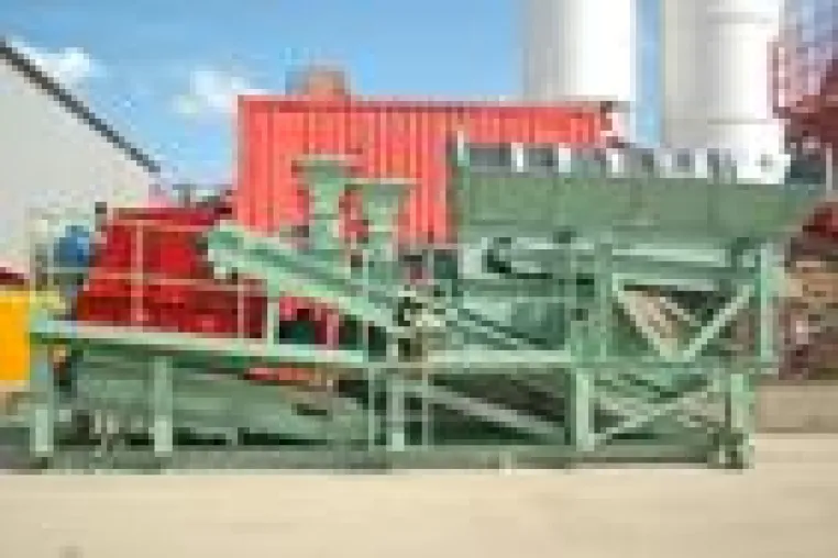 Klärschlamm aufbereiten – mit Soilmix. Sicher transportieren, sauber verbrennen Bild: Klärschlamm aufbereiten – mit Soilmix. Sicher transportieren, sauber verbrennen