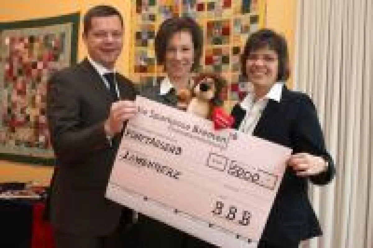 J.Lukaczik, E. Hortmeyer Bremer Baumwollbörse und G. Lanver, Kinderhospiz Löwenherz