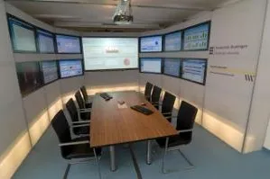 Bild: Fakultät Informatik präsentiert Management Cockpit auf der CeBIT