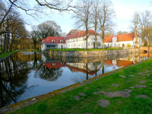 Bild: Start in den Frühling auf Wasserschloss Mellenthin