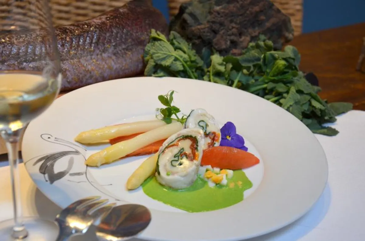Ostermenü Roulade von Saibling und Hecht © Zur Bleiche Resort & SPA