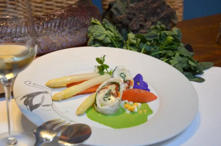 Bild: Ostern im Spreewald - lebendige Traditionen, wertvolle Trachten und der Start in die Kahnsaison