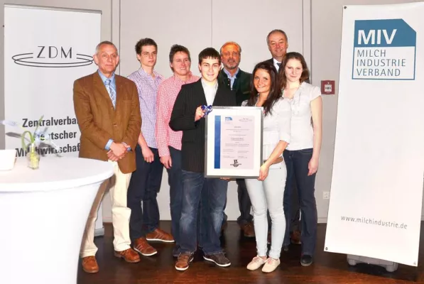 Ausgezeichnete Bauer-Azubis zu Gast in Berlin Bild: Ausgezeichnete Bauer-Azubis zu Gast in Berlin