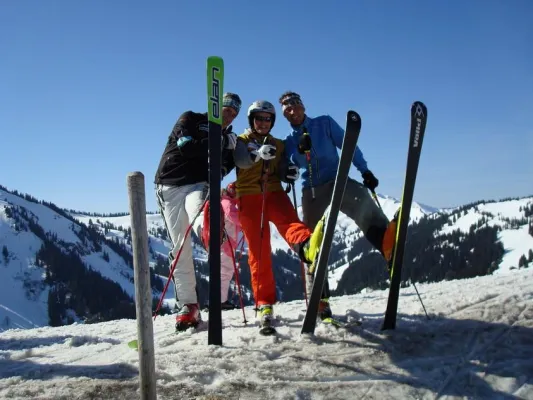 Ski-Weltrekord im Allgäu geglückt - Maier und Flühr schaffen 60 Lifte an einem Skitag Bild: Ski-Weltrekord im Allgäu geglückt - Maier und Flühr schaffen 60 Lifte an einem Skitag