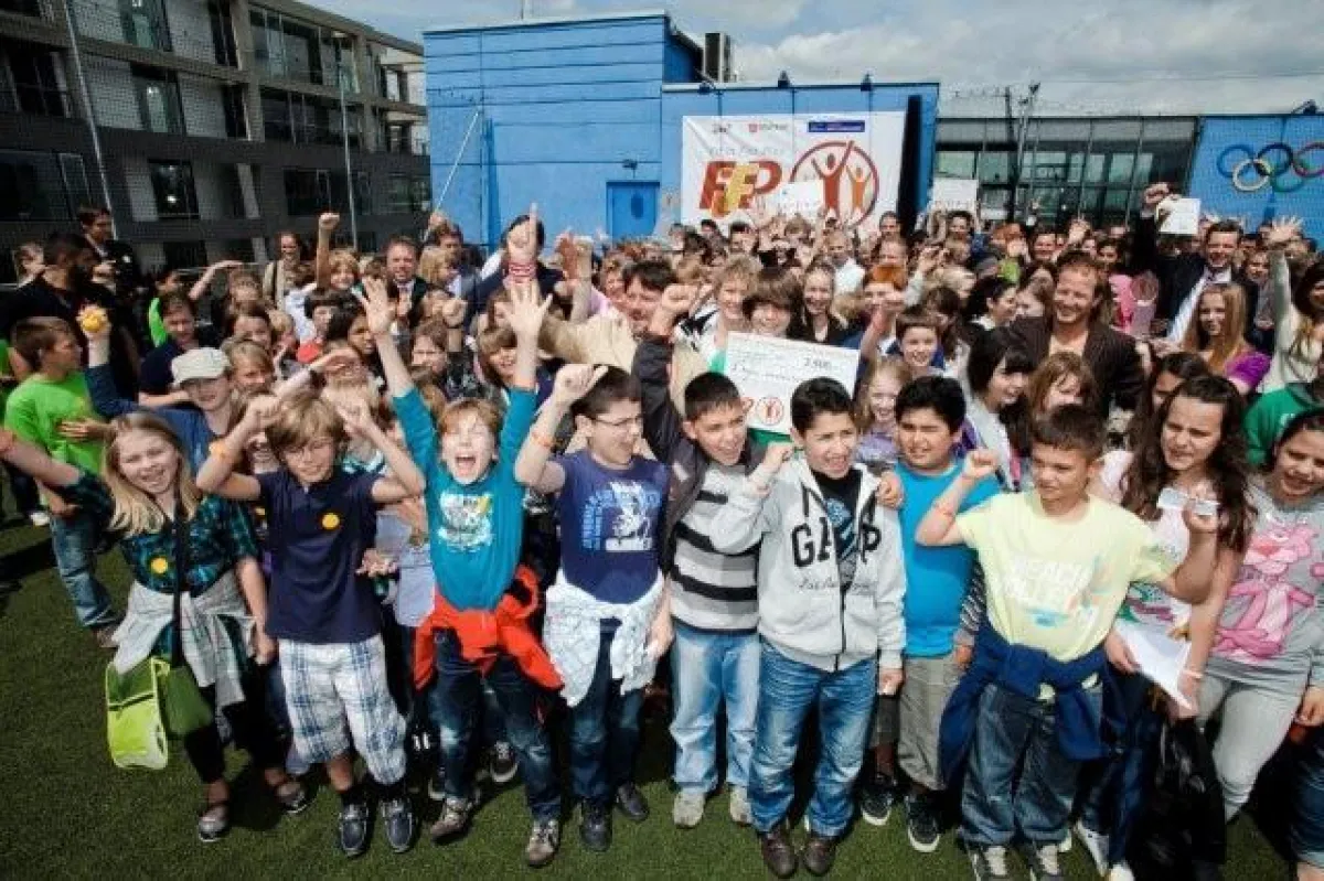 Schüler/-innen und Paten bei der FiFP-Trophy 2011 am 8.6.2011 in Köln