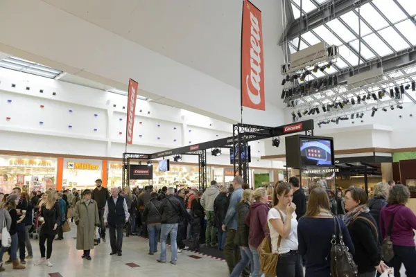 Bleidaumen bei der Carrera Challenge gefragt / Waterfront einer der acht Tour-Orte im Herbst Bild: Bleidaumen bei der Carrera Challenge gefragt / Waterfront einer der acht Tour-Orte im Herbst