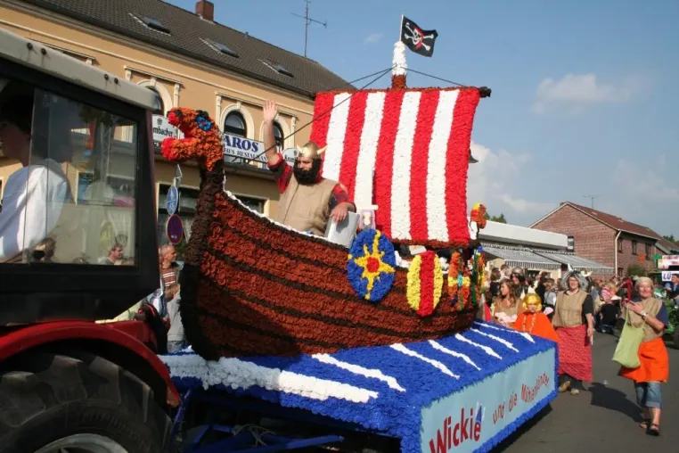 Bild: Rodenkircher Markt - Die größte Sause in der Wesermarsch