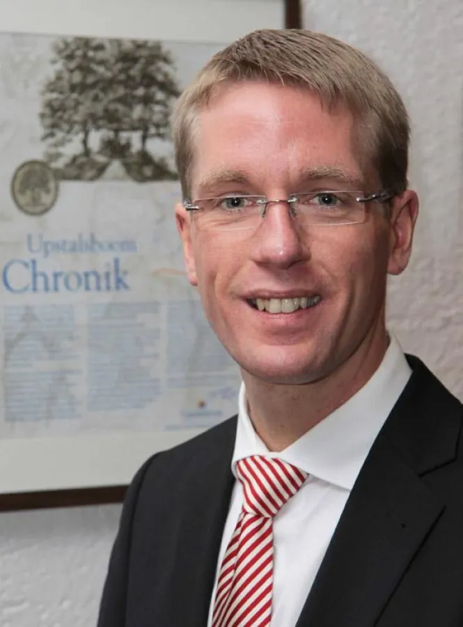 Jan Schmidt-Gehring: Der in Bremerhaven geborene und in Wiesbaden aufgewachsene Hotelfachmann wechselte vom Hotel Waldhaus Reinbek zur Upstalsboom-Gruppe.