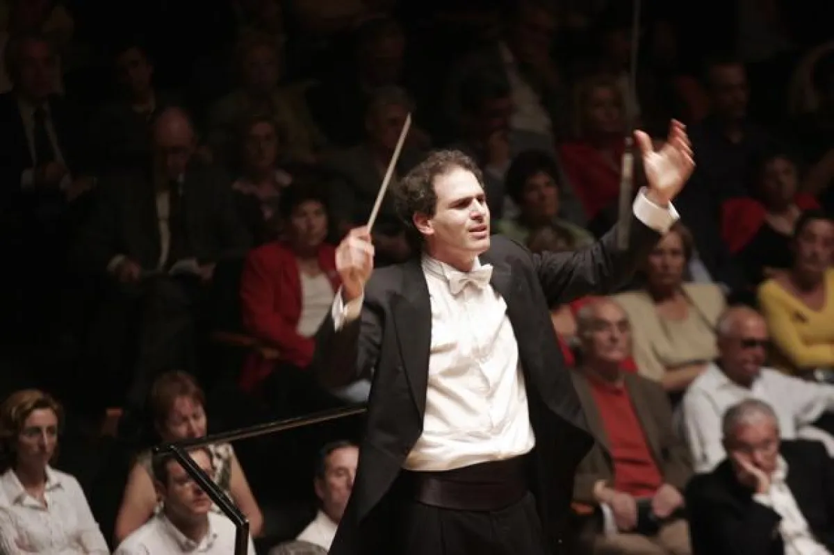Dirigent Yaron Traub im Palau de la Musica, Valencia