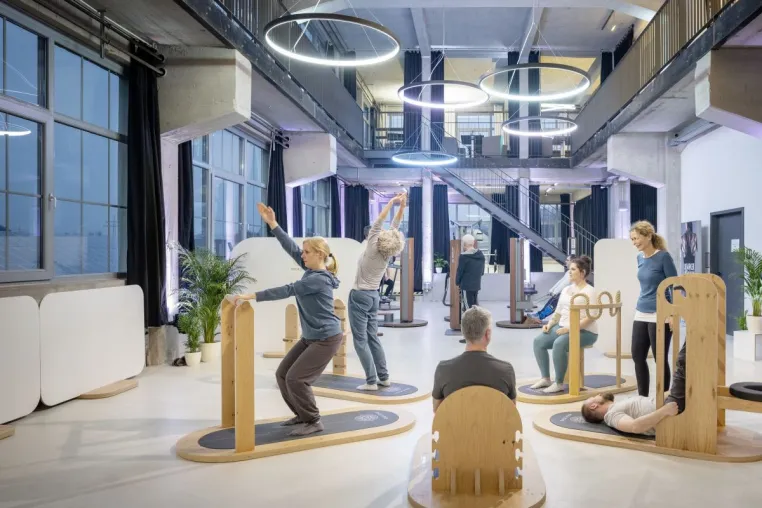 Weltneuheit auf der FIBO Messe Köln- YOGA ZONE® - Der YOGA-Zirkel Bild: Weltneuheit auf der FIBO Messe Köln- YOGA ZONE® - Der YOGA-Zirkel