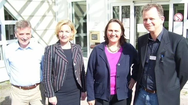 Theresa Schopper, gesundheitspolitische Sprecherin der Grünen Fraktion in Bayern besucht Kinderzentrum München Bild: Theresa Schopper, gesundheitspolitische Sprecherin der Grünen Fraktion in Bayern besucht Kinderzentrum München