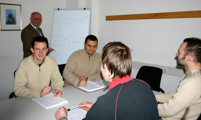 Bild: Rheinische Fachhochschule Köln informiert über das berufsbegleitende MBA-Programm
