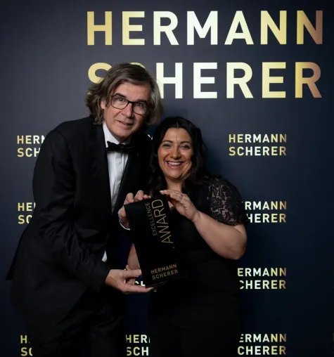 Bild: Ajla Crnalic gewinnt für den Pflegeberuf den internationalen Speaker Slam Award