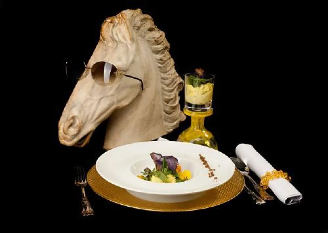 Sweet Ananas & Huhn mit Curry und essbaren Blüten