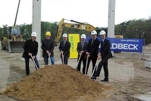 Bild: NOSTA Group: Erster Spatenstich für neues Logistikzentrum in Ladbergen.